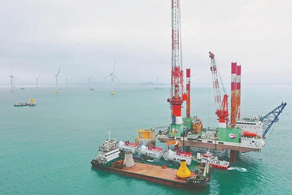 福能集團曾是“一煤獨大”的老國企，近年來積極轉(zhuǎn)型，布局新能源、新材料、醫(yī)療健康等領域。圖為福能集團三川海上風電項目。（資料圖片）