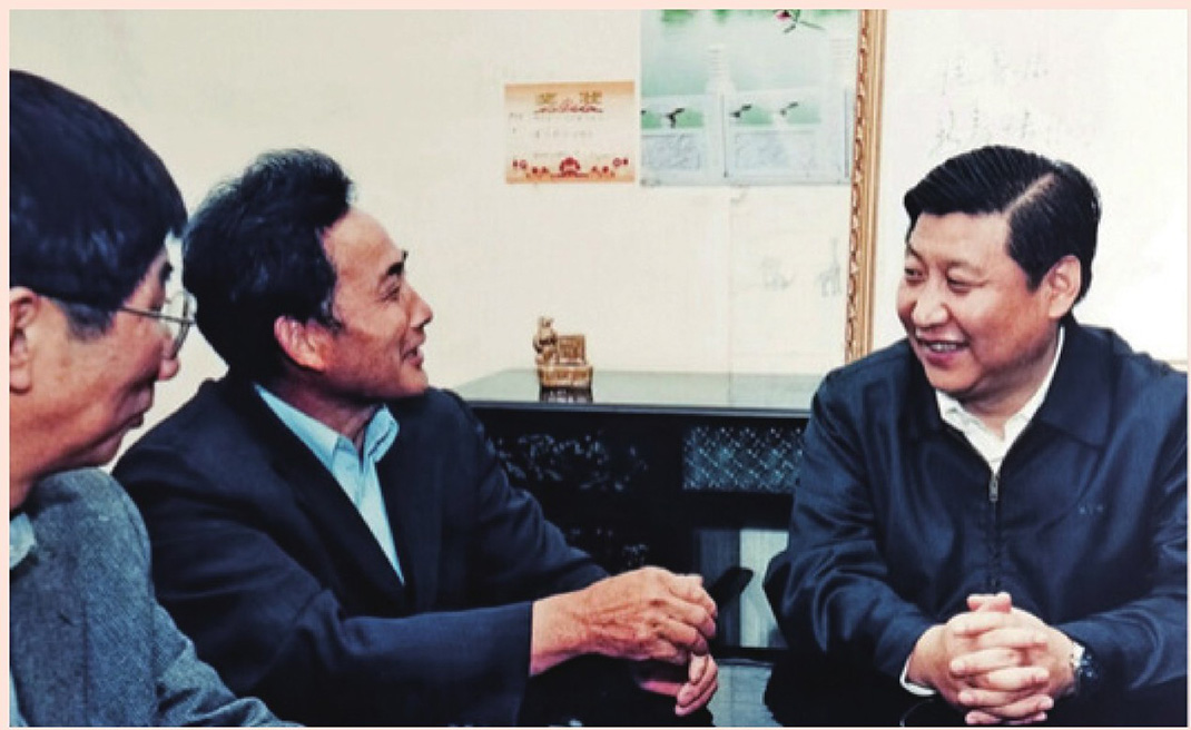 2003年4月24日，時(shí)任浙江省委書(shū)記習(xí)近平在浙江下姜村調(diào)研。